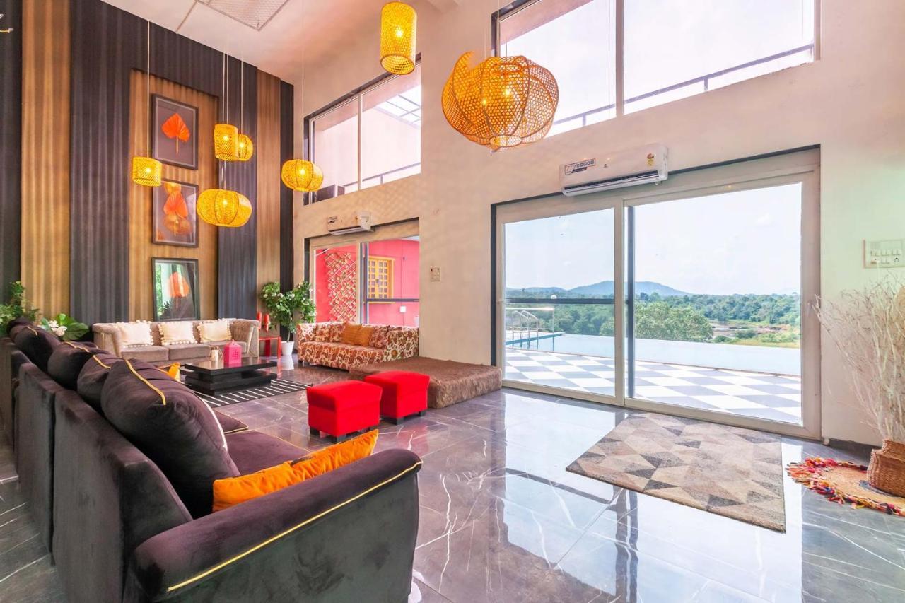 Stayvista'S Vine & Splash - Riverside Villa With An Infinity Pool And Indoor Games Karjat Exterior photo