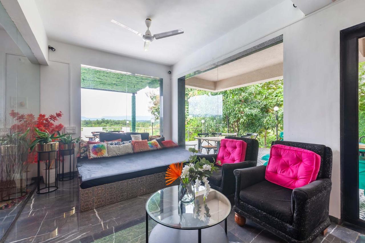 Stayvista'S Vine & Splash - Riverside Villa With An Infinity Pool And Indoor Games Karjat Exterior photo