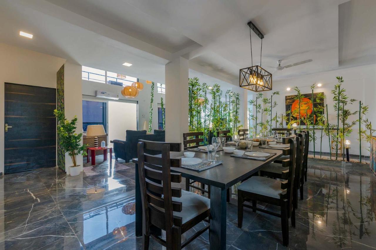 Stayvista'S Vine & Splash - Riverside Villa With An Infinity Pool And Indoor Games Karjat Exterior photo